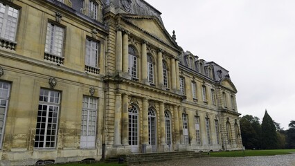 Chateau de champs sur marne showing subtle changes in lighting. Action
