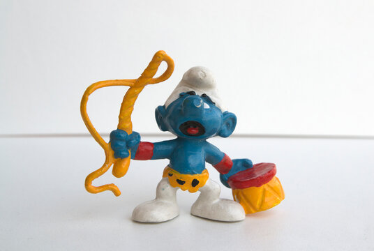 Figura original de pitufo domador de circo