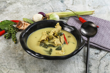 Thai green chicken curry with coconut
