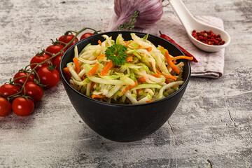 Vegan salad with kohlrabi and carrot