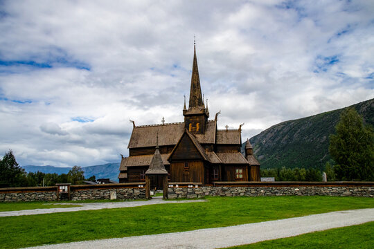 Satbkirche vol Lom in Norwegen