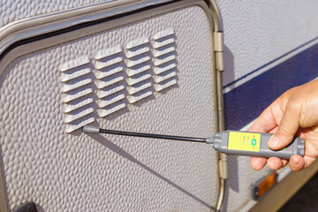 Using gas detector in camper vehicle