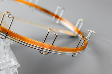 Capillary column for gas chromatographic analysis.