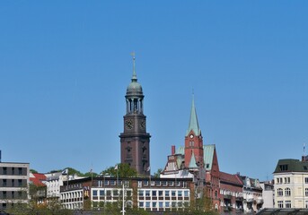 Fototapeta premium Turm Michaeliskirche in Hamburg 