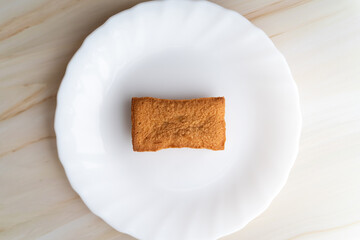 One Financier on plate⑥
