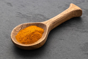 Curcuma longa - Turmeric is a very healthy species in the spoon