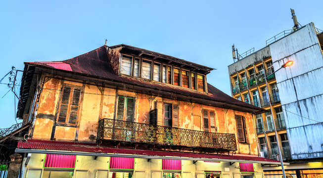 Fototapeta Traditional architecture of Cayenne, capital of French Guiana