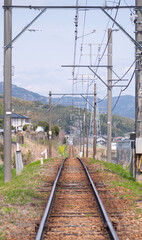 真っすぐ続く鉄道のレール	