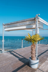 le lac Léman depuis la plage de Céligny
