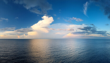 Obraz premium evening blue sky clouds over sea horizon sea sky landscape nature background