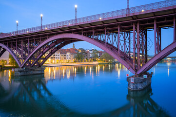 Obraz premium Stunning evening view of Drava River and iconic bridge in Maribor Slovenia