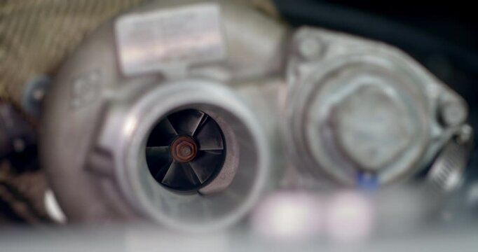 The turbo is working.The propeller rotates when the turbo car starts.Small turbo.