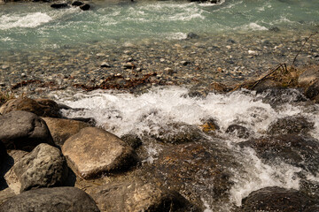 雪解けの川　渓流　長野県白馬村