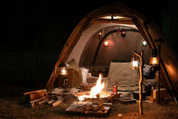 夜キャンプ 灯り 光 一人キャンプ ソロキャンプ ランプ オイルランプ 焚き火 炎