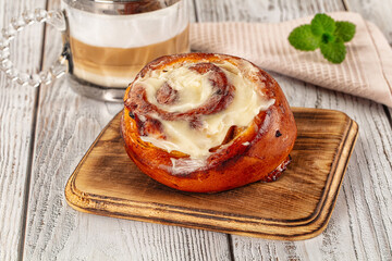 Glazed cinnabon swirl with icing