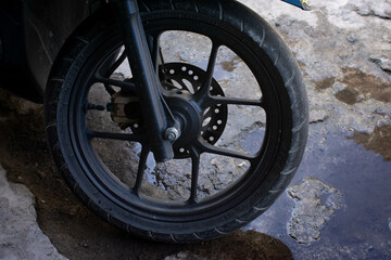 Front disc brakes, motorbike tires and automatic motorbike calipers - motorbike