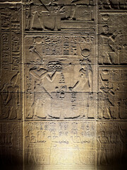 イシス神殿のレリーフとヒエログリフ、世界文化遺産