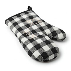 black and white checkered cloth