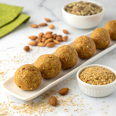 Delicious Almond & Sesame Seed Energy Balls Recipe