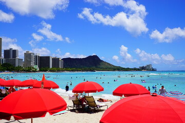 ハワイの青い海