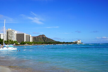 ハワイの青い海