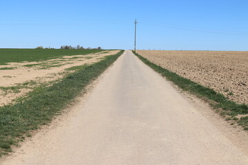 Feldweg. Ackerweg.