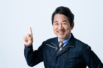 ミドルのエンジニアの男性