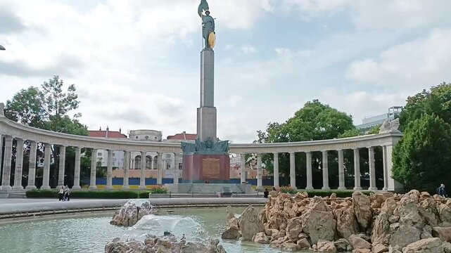 M&eacute;morial de l'Arm&eacute;e rouge, Monument aux soldats sovi&eacute;tiques morts lors de la lib&eacute;ration de l'Autriche du fascisme.