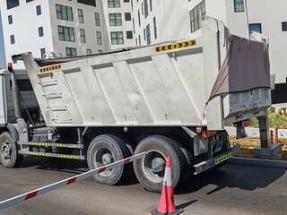 Truck or trailer for loading and Un loading materials.
Trailer Truck for lifting, carrying...