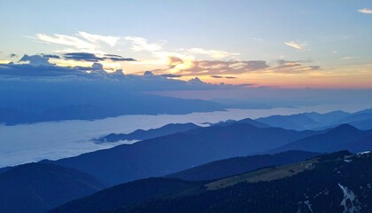 Obraz premium sunset over mountains