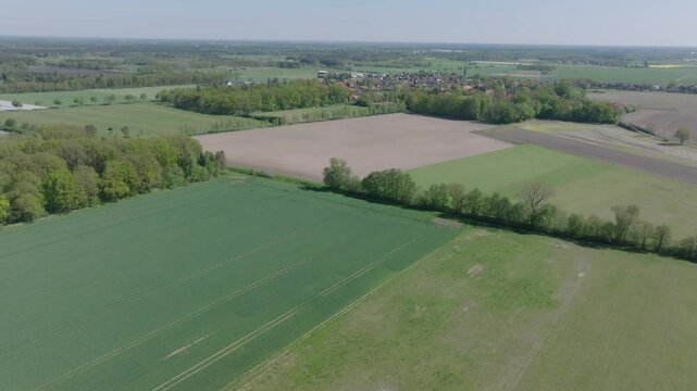 DJI Mavic 3 Pro 4K Drohnenaufnahme von Ribbesb&uuml;ttel in Niedersachsen zur Mittagszeit im Fr&uuml;hling