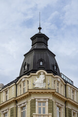 Obraz premium architecture of a historic building, sculpture on a chapel