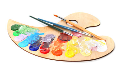 Obraz premium Wooden palette with paints and brushes isolated on white
