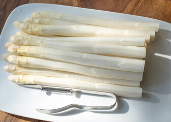 Dutch farmers high quality products, washed and peeled fresh white asparagus, seasonal vegetarian food