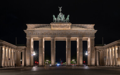 Brandenburger Tor bei Nacht © Denis Ahmetovic