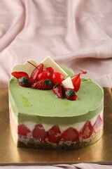 heart shaped matcha strawberry cake 
