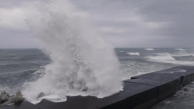 Large Waves Crash Into Air As Hurricane Nears Landfall Drone Footage - Lan