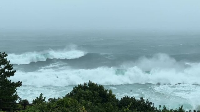 Large Hurricane Waves Crash Onto Rugged Coastline - Lan
