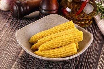 Canned baby mini corn cob