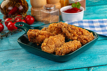 Golden crispy fried chicken wings