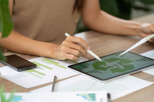 ESG sustainability assessment using digital tablets and printed data