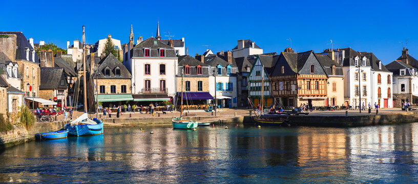 France travel, Brittany most beautiful french places and traditional villages. Picturesque old port Saint-Goustan and Auray traditional village.