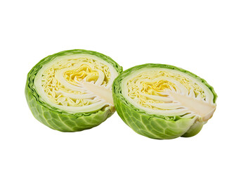 緑色のキャベツが黒い背景で半分にカットされた新鮮な野菜の詳細なクローズアップ