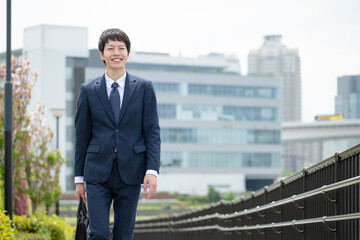 出勤するビジネスマン