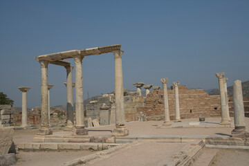 Fototapeta premium Türkiye ruins of ancient Ephesus on a cloudy autumn day