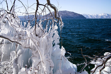 日本、青森県、十和田湖のしぶき氷