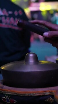 Gamelan, Instrumentos Musicales De Percusi&oacute;n Balin&eacute;s, ogoh ogoh, Bali, Nyepi