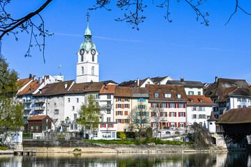 Olten, Stadt, Stadtturm, Aare, Fluss, Uferweg, Flussufer, Holzbrücke, Altstadt, Frühling,...
