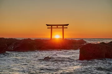 Fotobehang Torii Gates Sunrise at the Seaside Torii Gate of Oarai Isosaki Shrine  © Arakawa27
