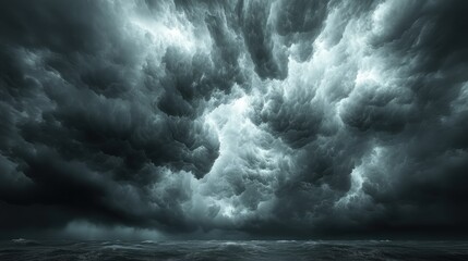 Obraz premium Magnificent ocean landscape with dramatic stormy clouds formation overhead